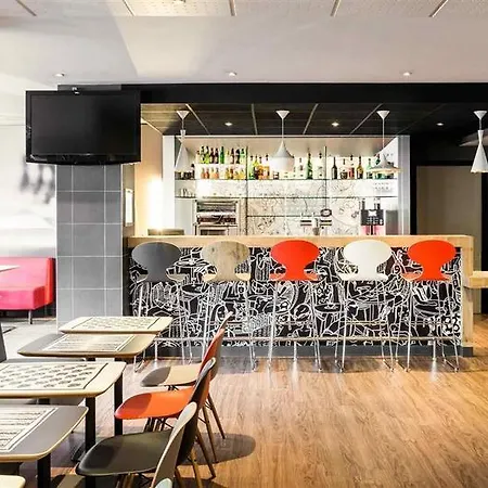 Hotel Ibis Budget - Porte De 2*